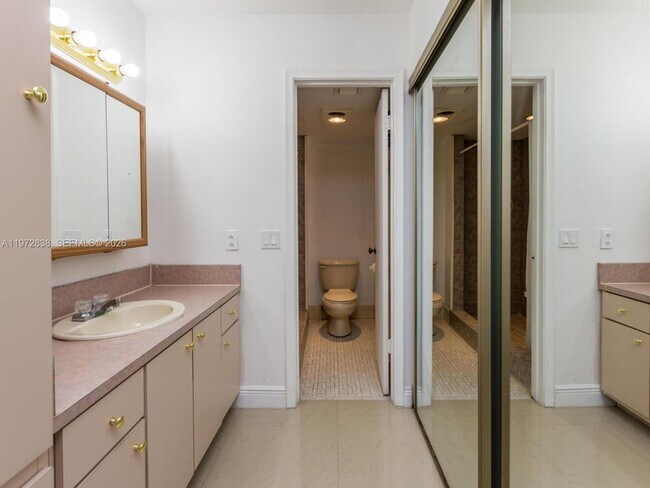 Building Photo - 11202 Taft St