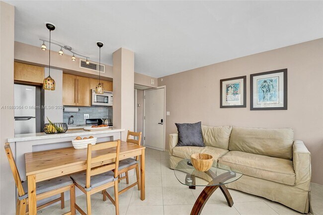 Building Photo - 209 N Fort Lauderdale Beach Blvd