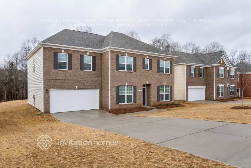 Building Photo - 150 Sassafras Rd