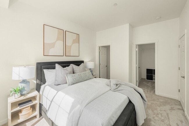 Building Photo - 2Bd/2Ba Issaquah Condo