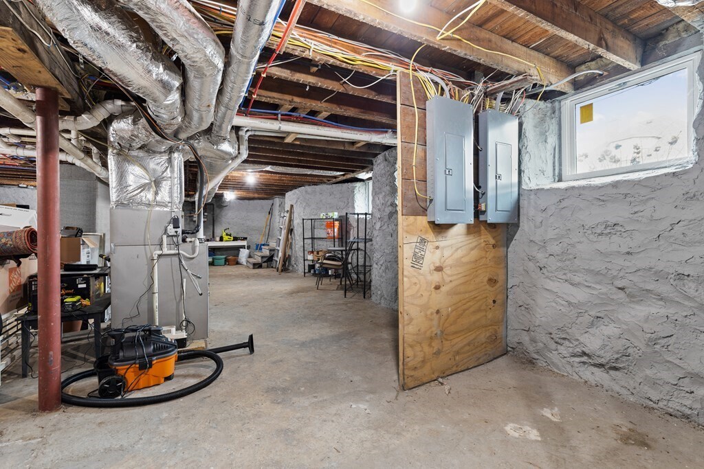 Building Photo - 43 Sherwood St