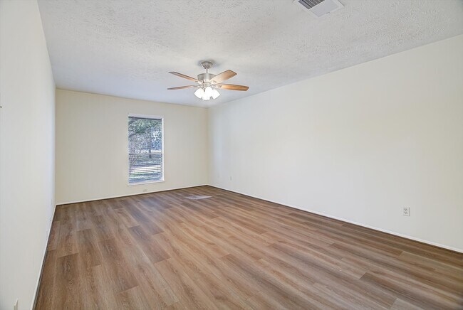 Building Photo - 2807 Planters St