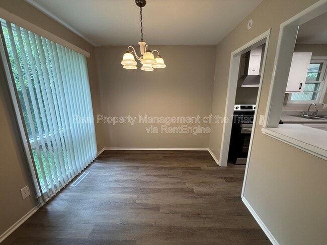 Building Photo - 2523 Overbrook Dr