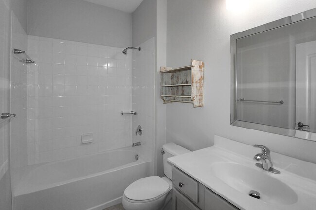 Building Photo - Milano Annual Home for Rent