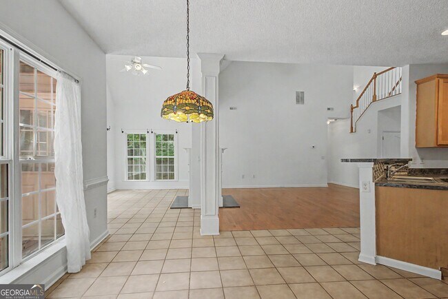 Building Photo - 255 Squire Ln