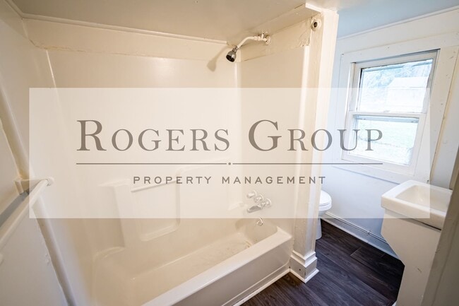 Building Photo - 434 Owen St