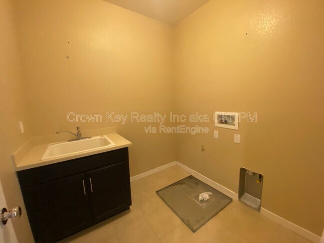 Building Photo - 18344 Spence Ave