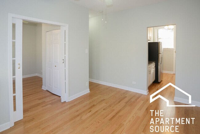 Primary Photo - 1932 W Winona St