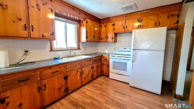 Building Photo - 32 Post St