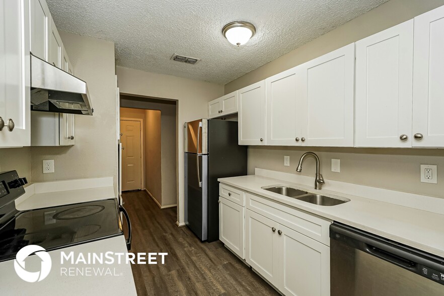 Building Photo - 544 Fox Dr