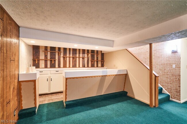 Building Photo - 1056 Endicott Dr
