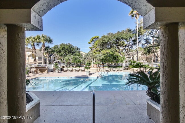 Building Photo - 11-11 Arbor Club Dr