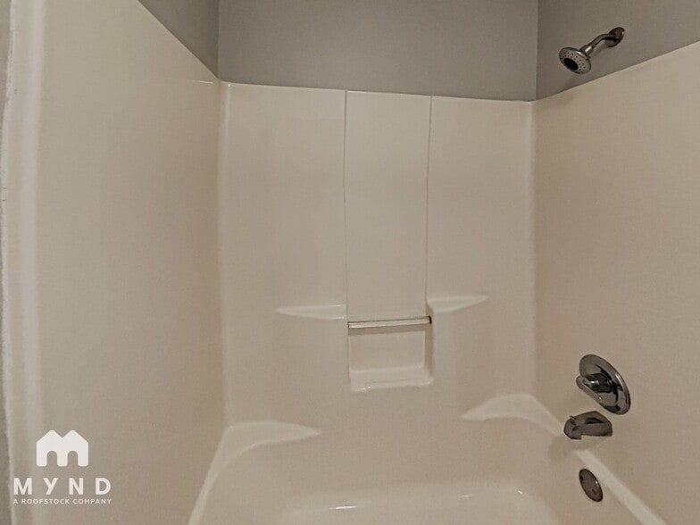 Building Photo - 10125 Village Dr NW