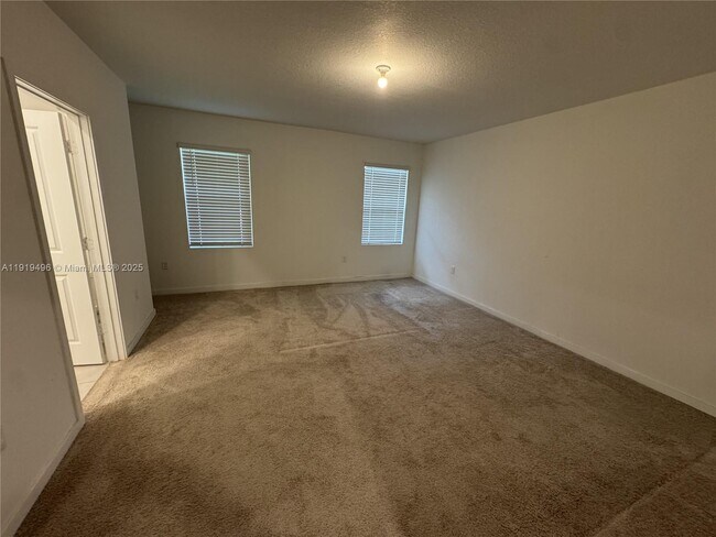 Building Photo - 1780 SE 9th Ave