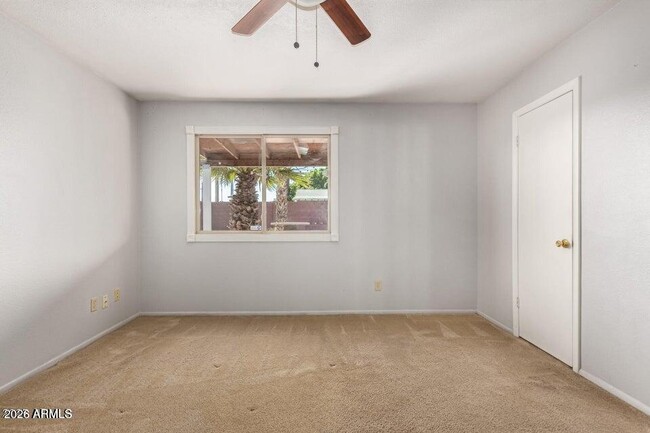 Building Photo - 307 W Santa Cruz Dr