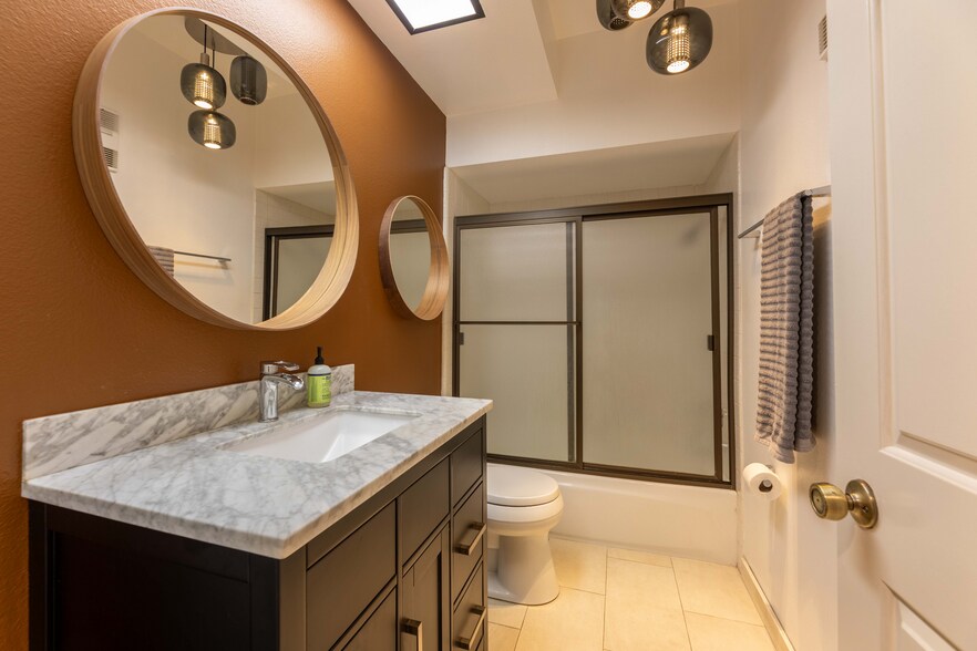 2nd bathroom - 11322 Camarillo St