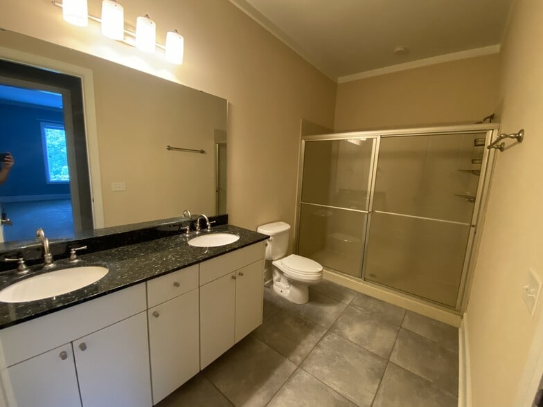 Building Photo - 1221 Bower Pky