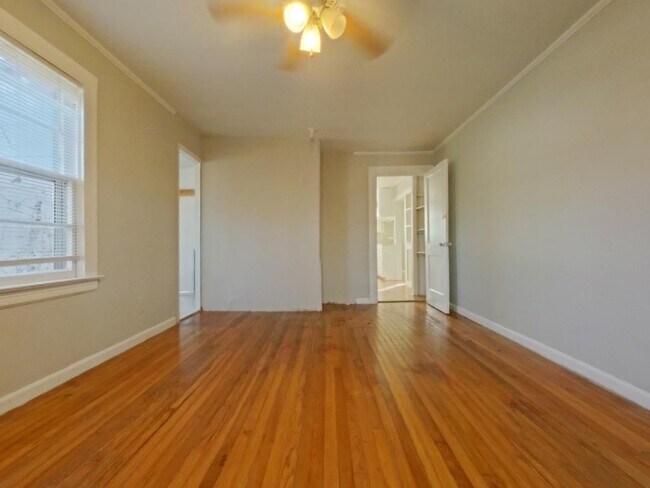 Building Photo - 197 Spring Garden Cir