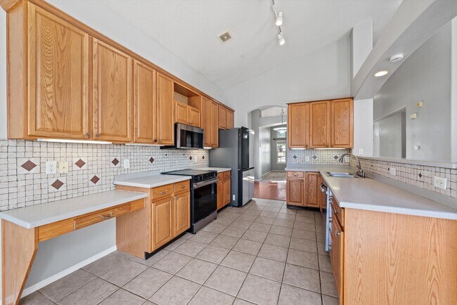 Building Photo - 2258 S Gibralter Way