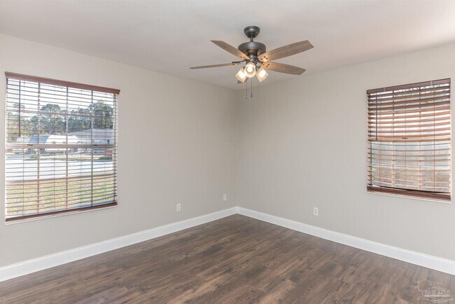 Building Photo - 8238 Li Fair Dr