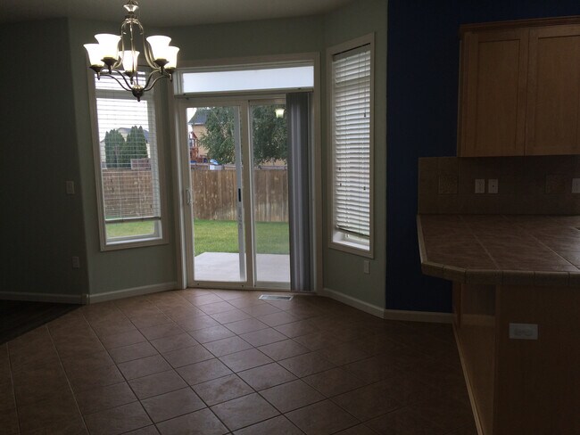 Building Photo - Large Home for Rent in Sage Point Service ...