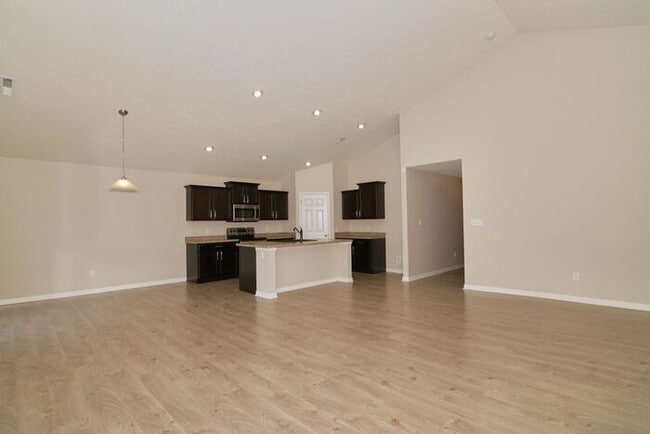 Building Photo - Cozy Updated Ranch