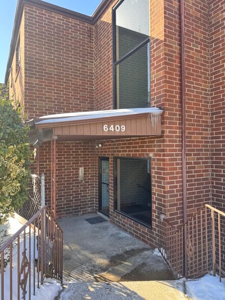 Building Photo - 6409 Granton Ave