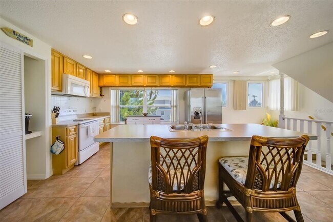 Building Photo - 18111 1st St E