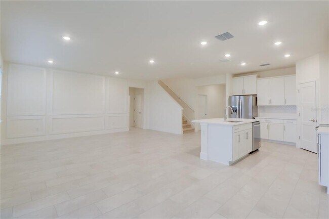 Building Photo - 5212 SW 40th Cir