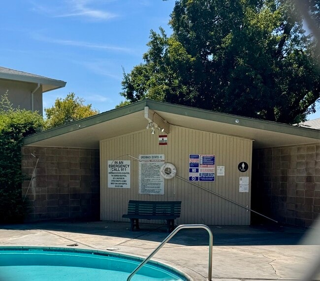 Building Photo - Citrus Heights 2BD/1BA with Community Pool