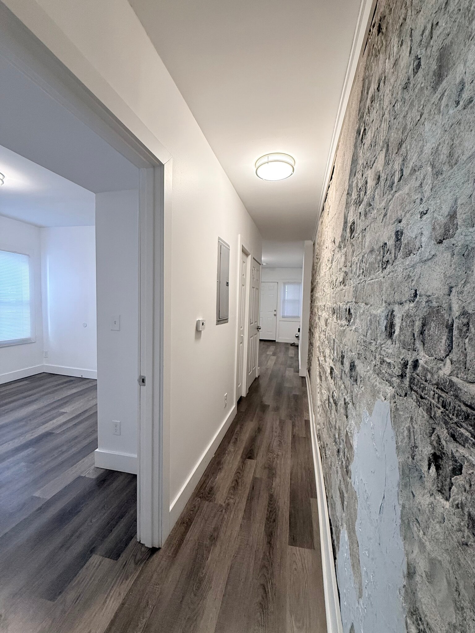 Building Photo - 954 S Ohio Ave