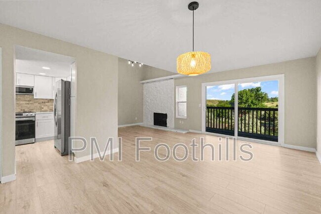 Building Photo - 206 S Holman Way