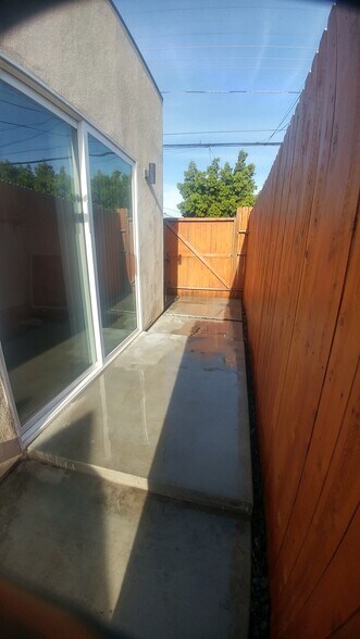 Outside bedrrom - 4044 Alla Rd