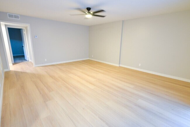 Building Photo - 34031 Street of the Amber Lantern