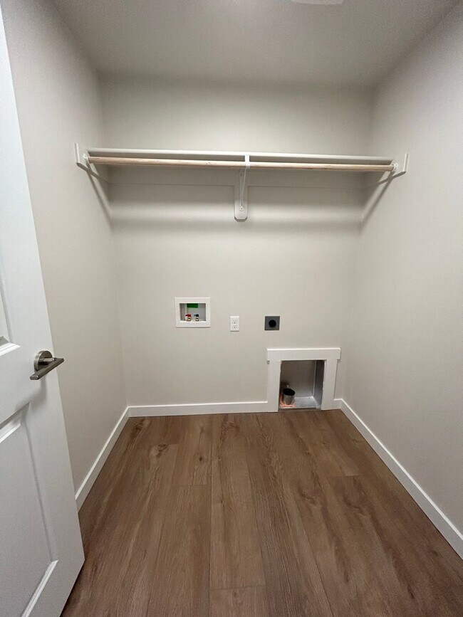 Building Photo - Brand New Home 3 Bedroom Home In Star!
