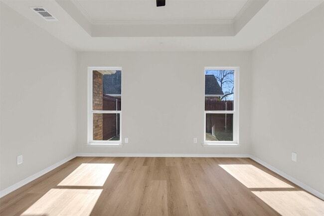 Building Photo - 8691 Pebblebrook Dr