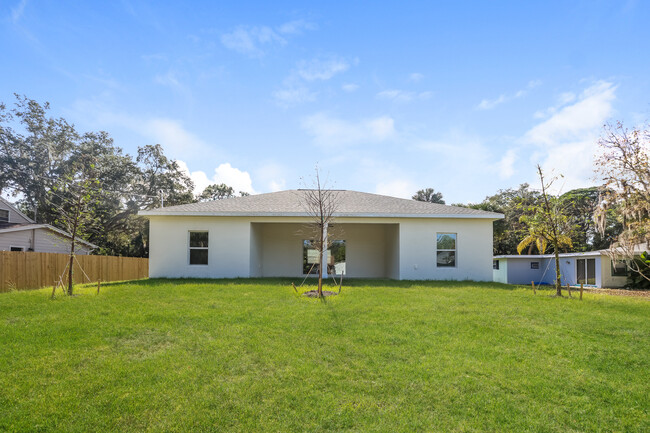 Building Photo - 18090 Crawford Ave