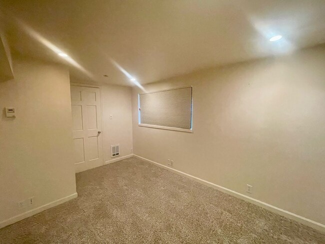 Building Photo - 3245 31st Ave W