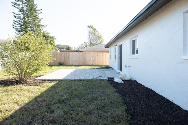 Building Photo - 11889 93rd Ave N