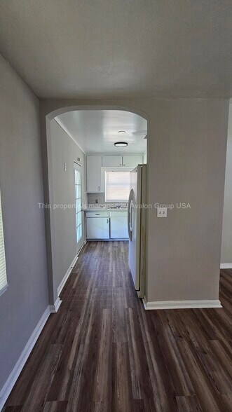 Building Photo - 5474 N River Rd