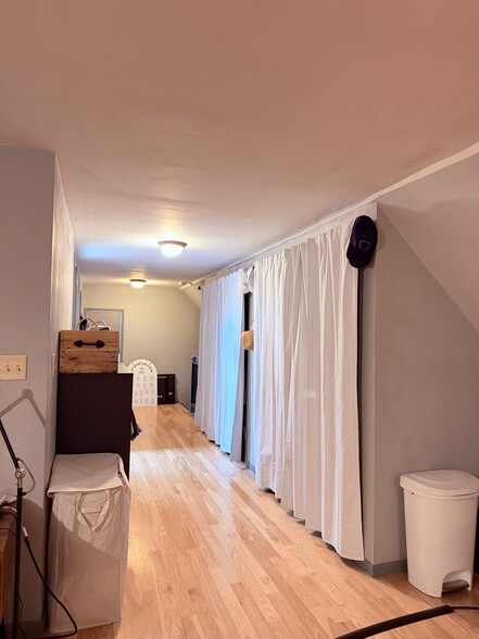 Building Photo - 1014 E Land Pl