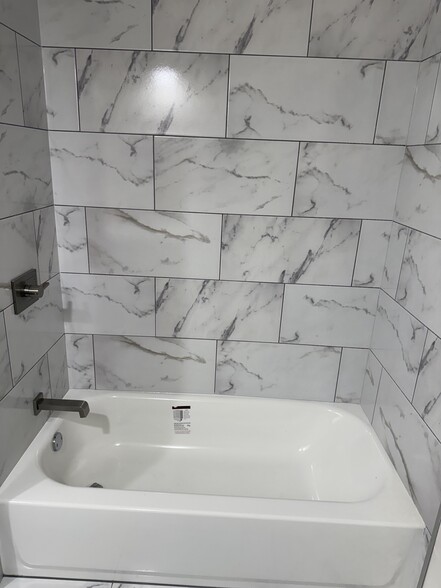 brand new bathrub tub - 9650 16th Ave S