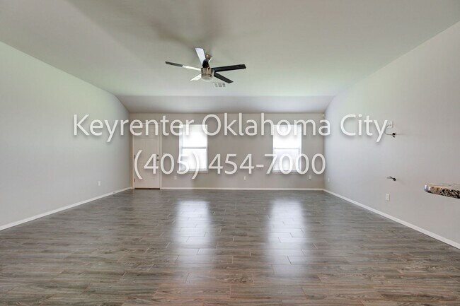 Building Photo - Modern Single Family Home in El Reno, OK!