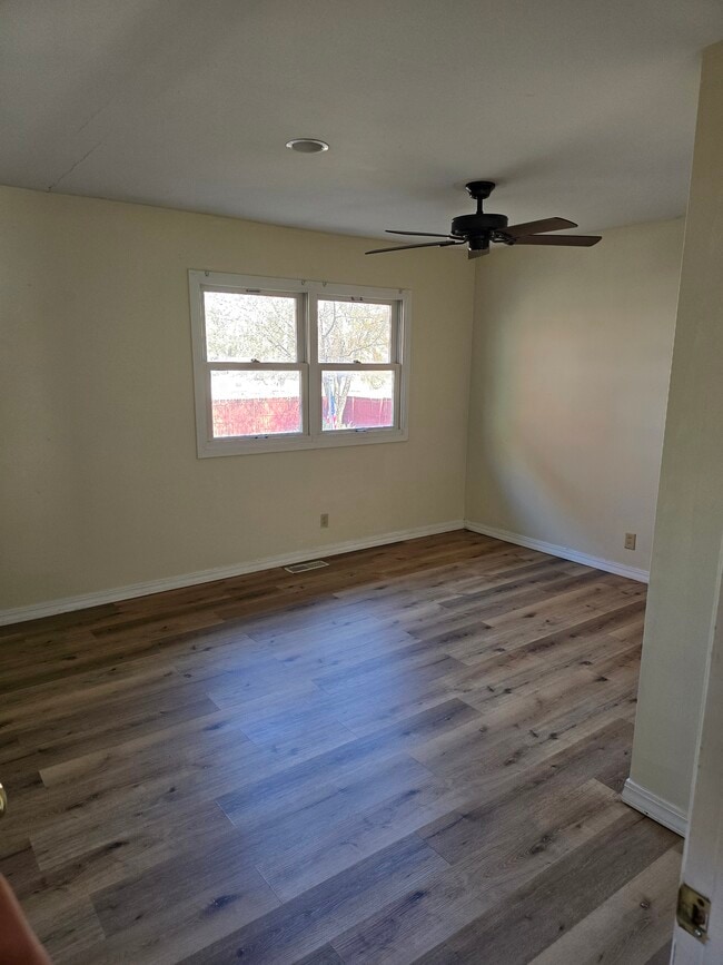 Building Photo - Fairway