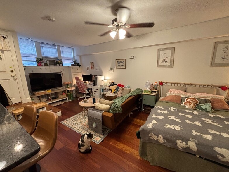 Building Photo - 8 Grove St