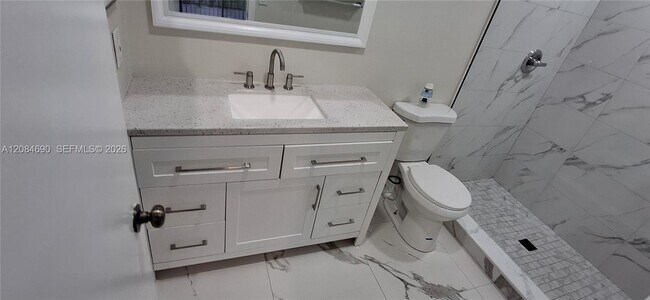 Building Photo - 6225 SW 136th Ct