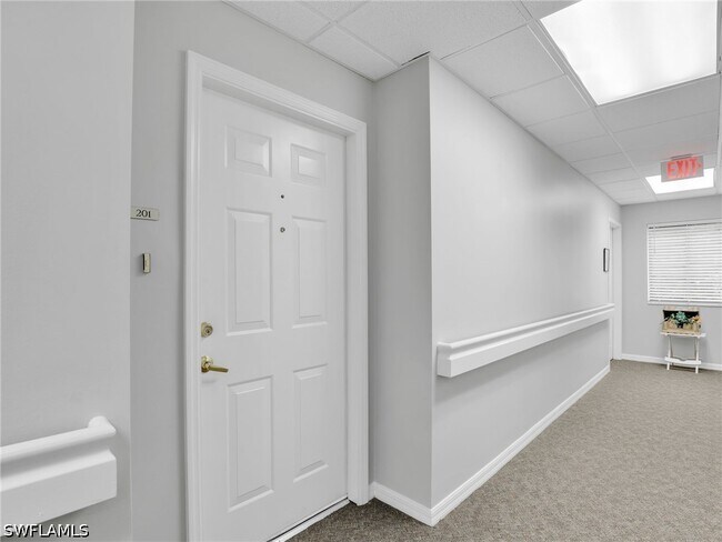 Building Photo - 201 Arbor Lake Dr
