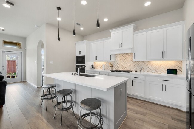 Building Photo - 23039 Birchwood Valley Ln