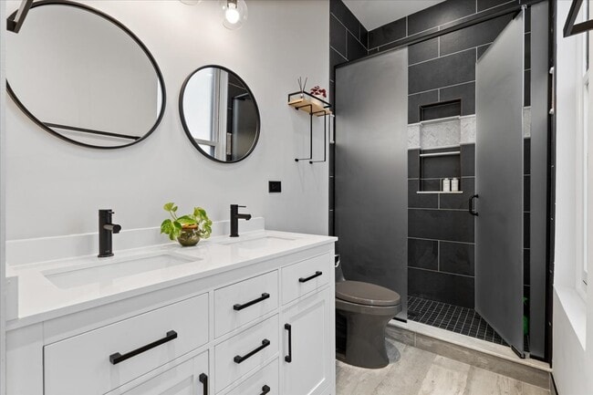 Building Photo - 1867 N Halsted St