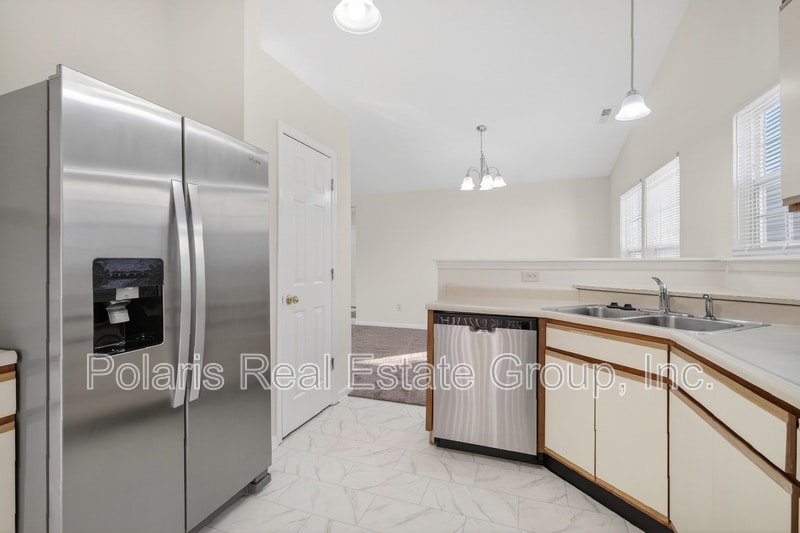 Building Photo - 439 Venus Dr